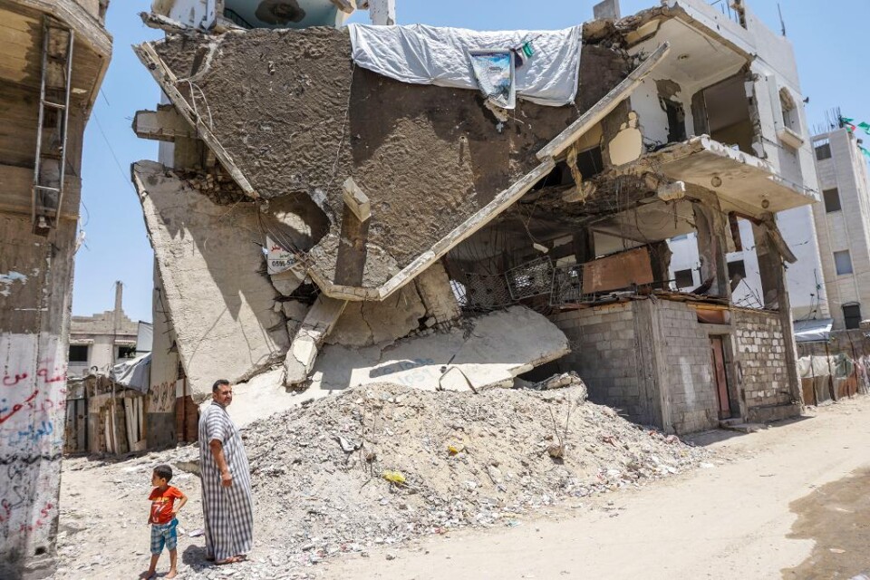 Ett år efter det förödande kriget i Gazaremsan sommaren 2014 kämpar invånarna fortfarande för att resa sig ur ruinerna. Varken Israel eller Hamas är sugna på en ny rond, men i skuggorna lurar extremister inspirerade av jihadiströrelsen Islamiska staten,