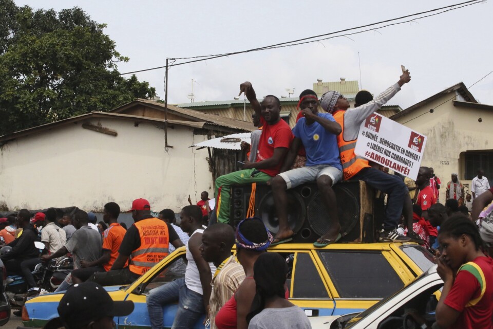 Redan förra året protesterade människor mot planerna på att ändra Guineas konstitution, bland annat i huvudstaden Conakry. Arkivbild.