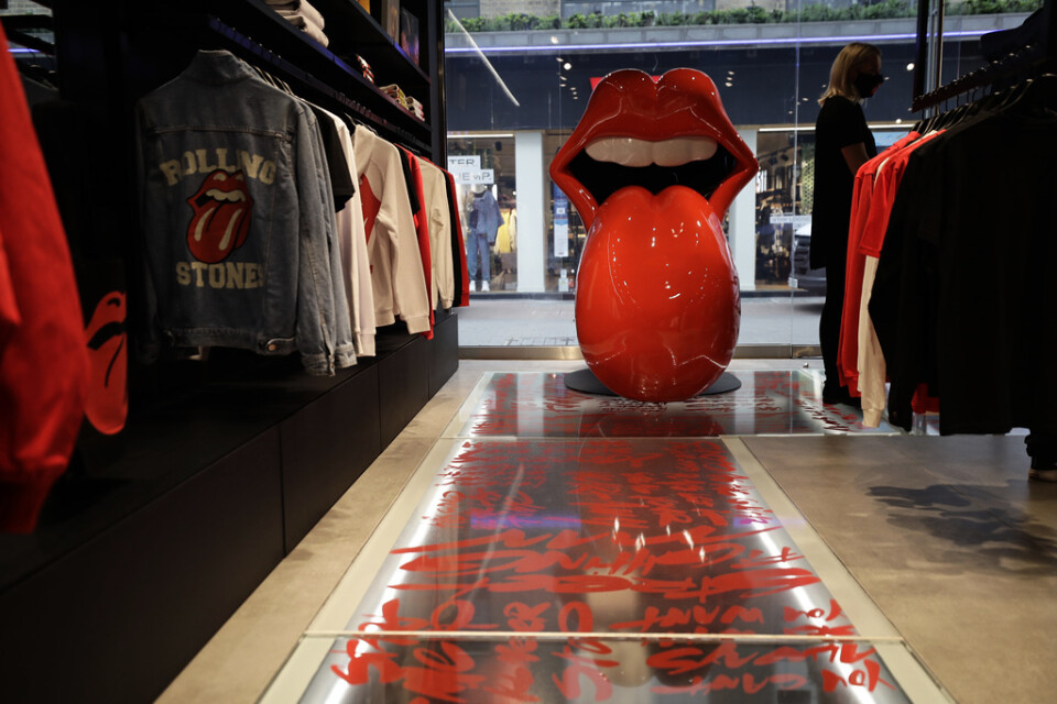 En butik med enbart produkter relaterade till Rolling Stones öppnar på Carnaby Street i London.