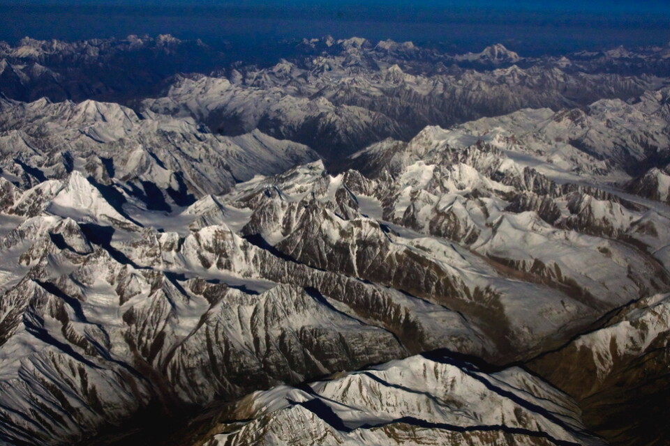 Himalaya kallas för världens tak. Men till och med här smälter isarna. Arkivbild.