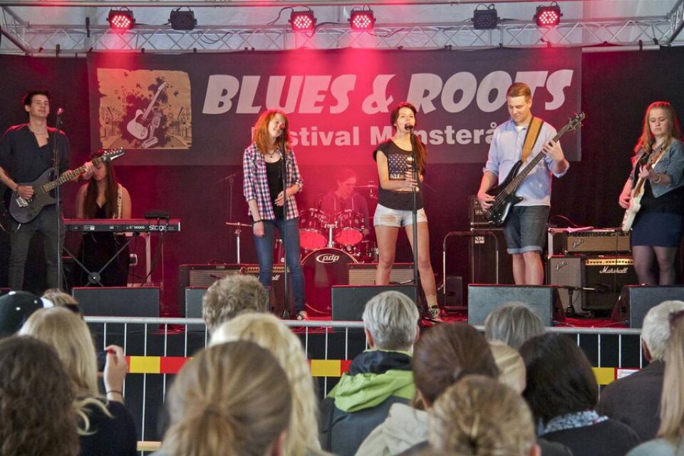 Först ut på blues- och rootsfestivalen var musikprofilen på Mönsteråsgymnasiet.