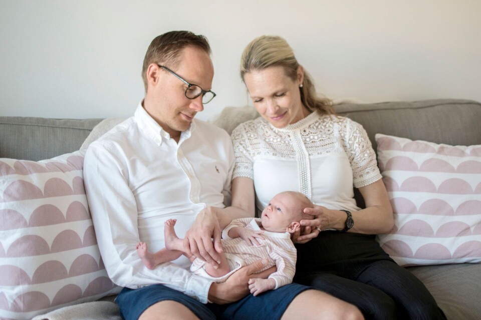 Linda och Christian Warrebäck, Kalmar, fick den 3 april en dotter som heter Elle. Längd 49 cm, vikt 3268 g.