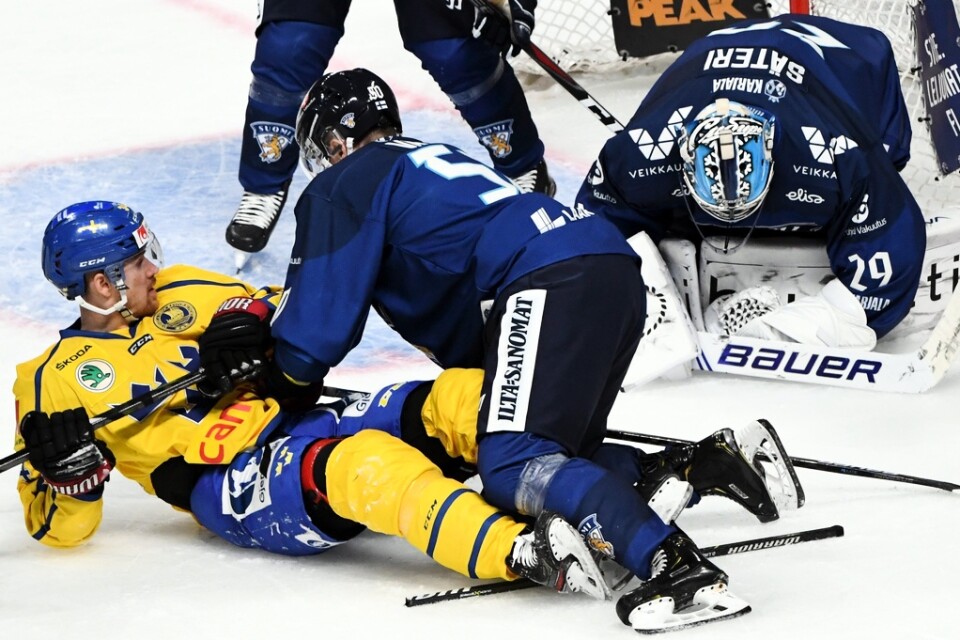 Tre Kronors Daniel Brodin gjorde det enda svenska målet i matchen mot Finland i Channel One Cup i Moskva. Bilden är från Karjala Cup i november i år. Arkivbild.