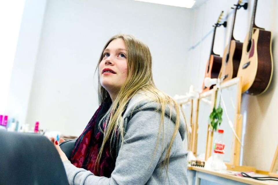 Sara Jonstoij valde en mössa i mellanklassen. Hon är lite orolig över alla studentrelaterade kostnader som väntar.