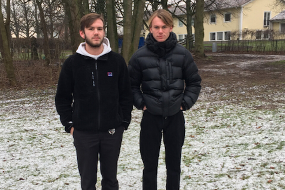 Hugo Palmblad, 17, och Max Jonasson, 16, vill att kommunen bygger en skejtpark i Önnestad och har fått många bybor med sig.