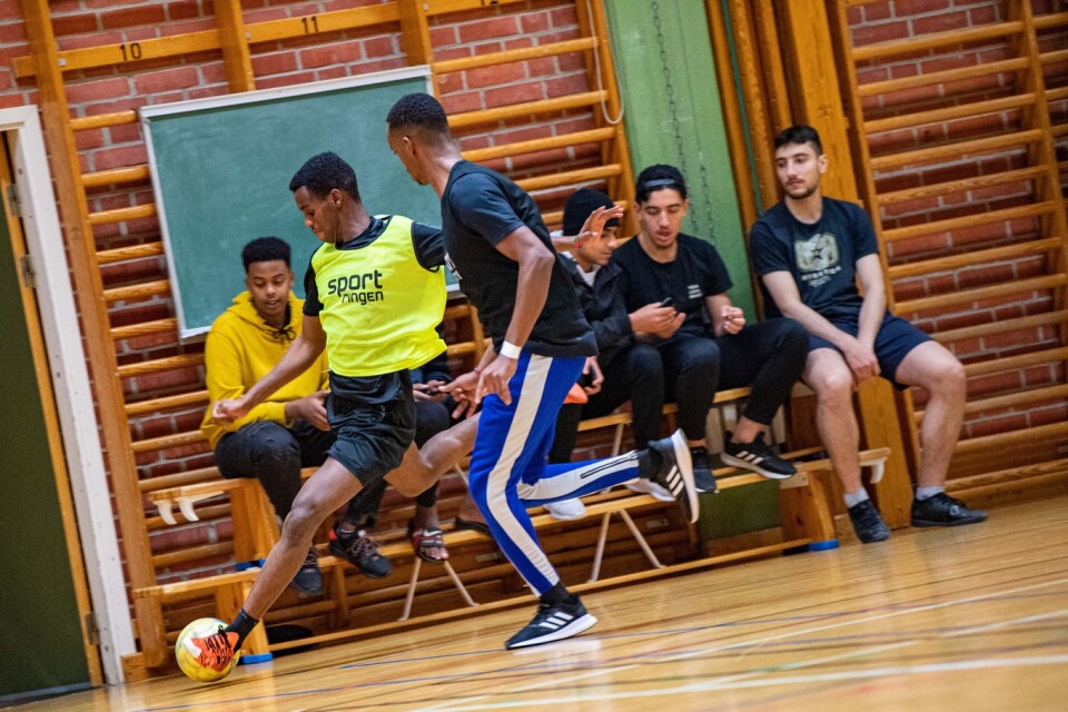 The ”Youth for the Future” association  has attracted many newly-arrived young people to Fryshuset's football in the sports hall.