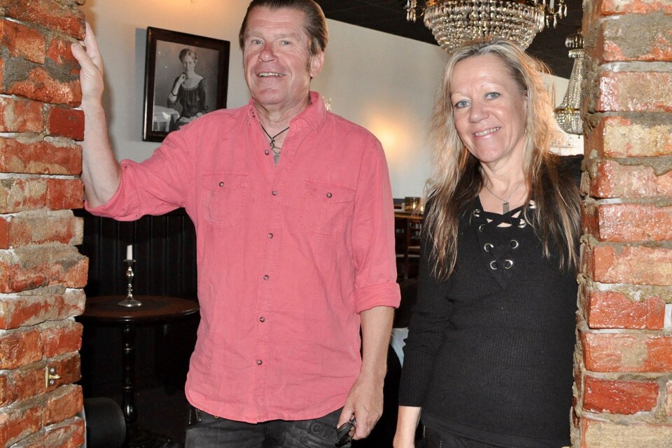 Paret Ulf och Ann Olsson har stor betydelse för både Borgholm och Öland. Nu ser de till att knyta kontakter så att Borgholm får en nattklubb även i fortsättningen. ”Vi behöver offensiva ölänningar”, tycker Ölandsbladets ledarredaktion.