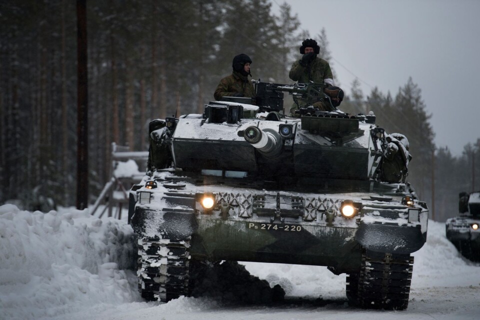 Soldater från Finland övar försvar av Sverige.