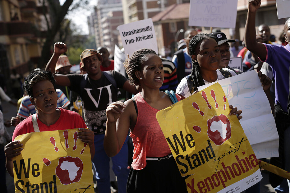 Människor deltar i en protestmarsch mot xenofobiska attacker i Johannesburg 2015, efter en våldsvåg mot utländska medborgare i landet. Arkivbild.