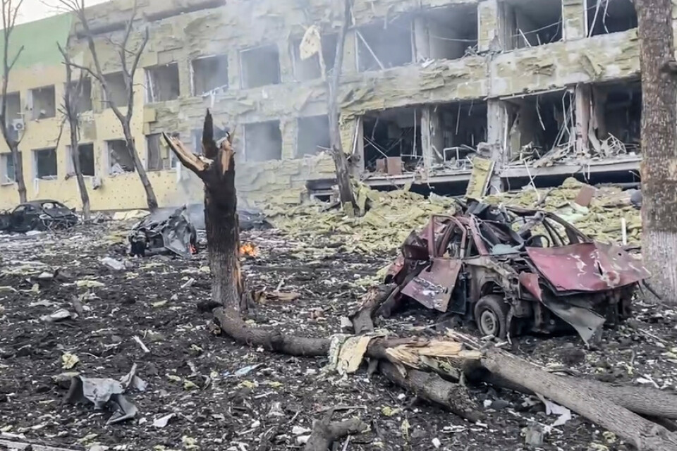 I Mariupol uppges över 1|200 civila dödats. I onsdags bombades ett barnsjukhus i staden.