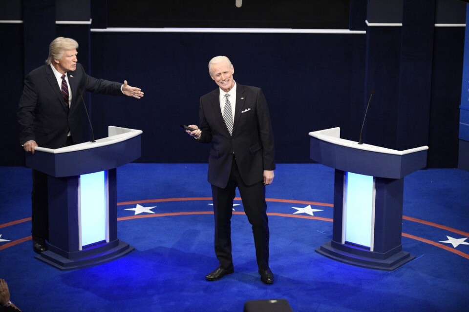 Alec Baldwin och Jim Carrey parodierade Donald Trump respektive Joe Biden i "Saturday night live". Arkivbild.