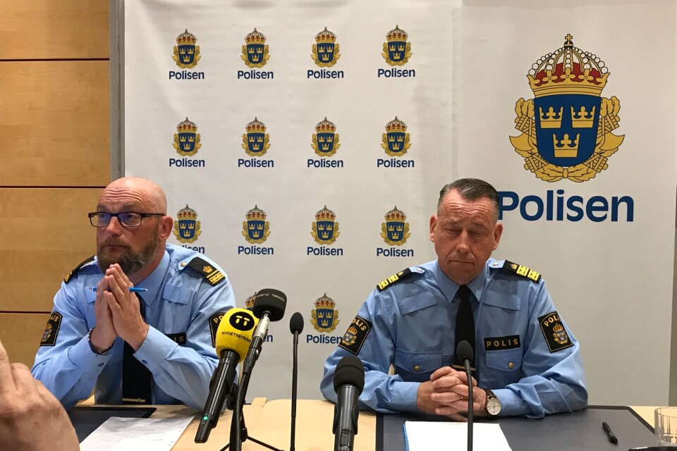 Klar Werme rättschef Region syd och Magnus Rothoff gruppchef för Region syd håller presskonferens på polishuset i Växjö.