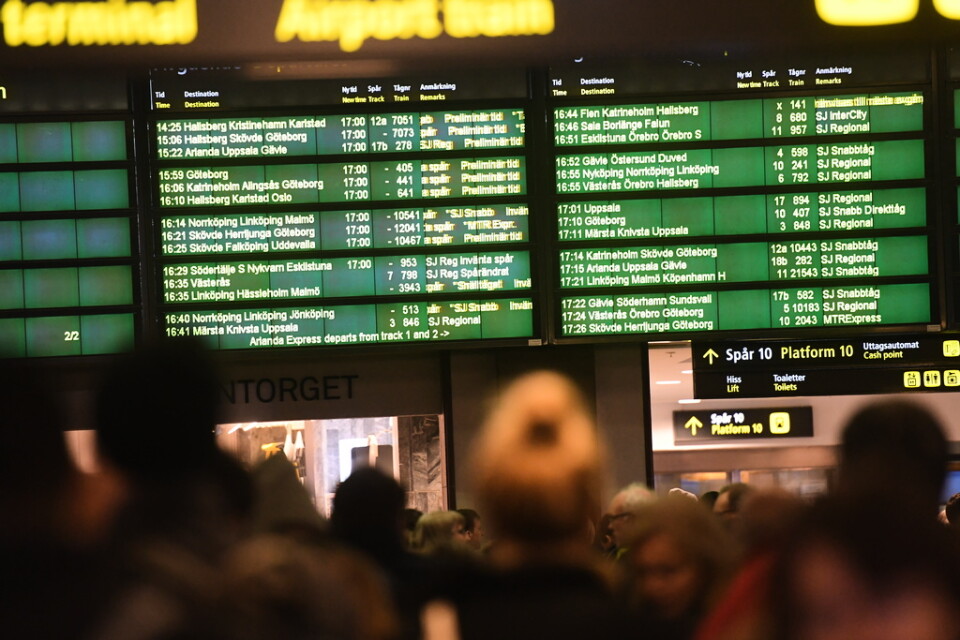 Passagerarna får vänta. Det är stopp i tågtrafiken mellan Stockholm och Göteborg. Arkivbild.