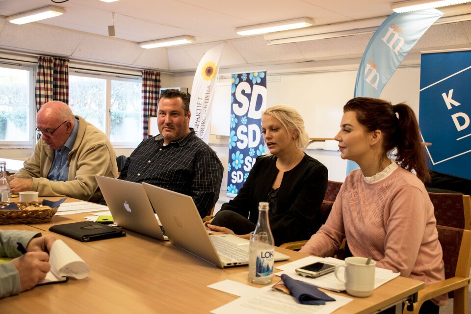 Samstyret i Sölvesborg provocerar tycker studieförbunden i Blekinge. Från vänster Anders Jönsson, SoL, Robert Manea, KD, Emilie Pilthammar, M och Louise Erixon, SD. Foto: Karin Ferneborg