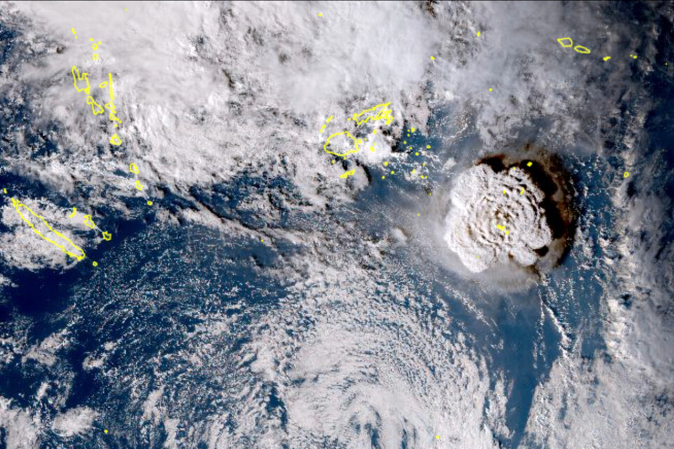 Bilden från en japansk vädersatellit visar utbrottet från undervattensvulkanen Hunga. Arkivbild.
