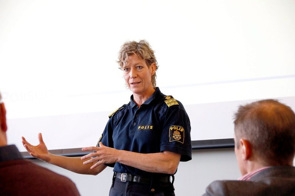 Lena Matthijs, polischef i södra Älvsborg, under ett föredrag hos Företagarna.