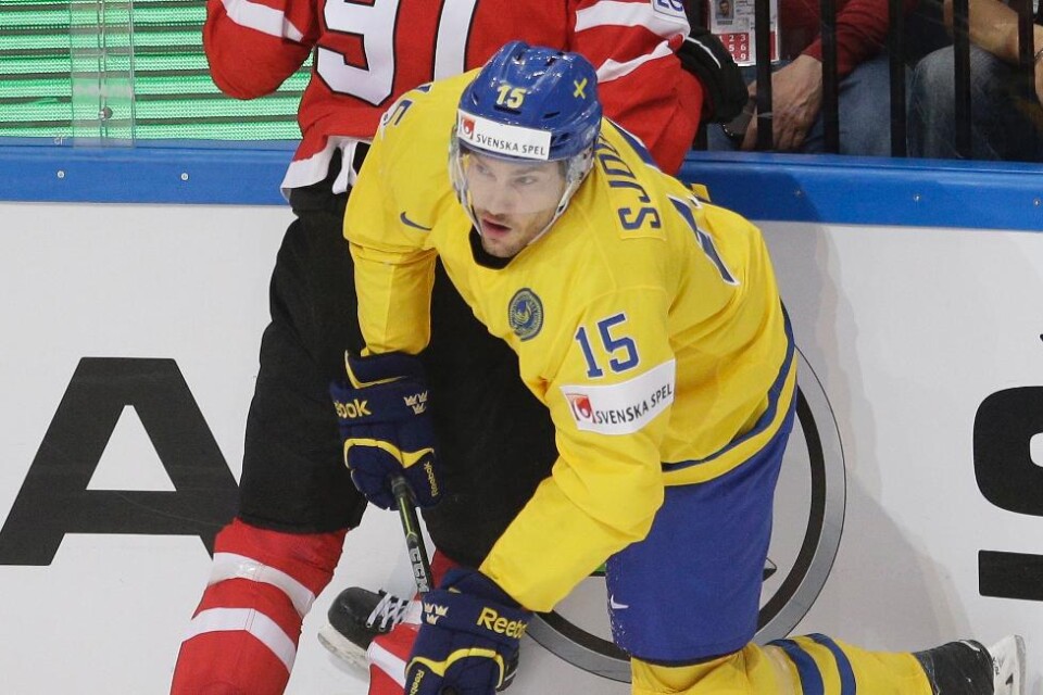 Efter sex år i utländska hockeyklubbar återvänder forwarden Niklas Persson, 36, till Linköping. Han har skrivit på ett tvåårskontrakt. Samtidigt står det klart att centern Mattias Sjögren lämnar LHC för spel i KHL. Persson spelade tre säsonger för Linkö