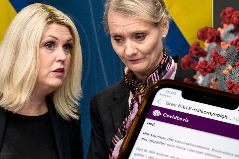 Minister for social affairs Lena Hallengren (S) and Karin Tegmark Wisell, director-general of Folkhälsomyndigheten, announced the decision on vaccination passports on 17th November.
