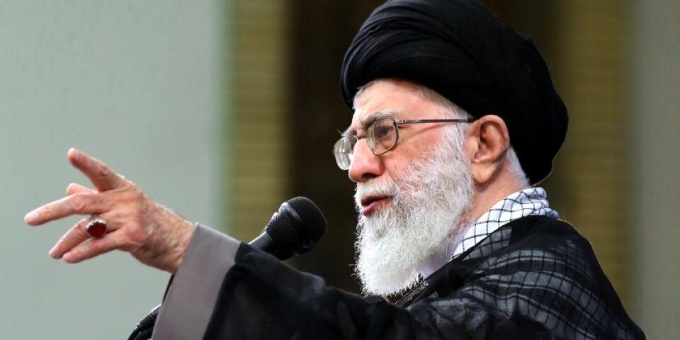 Ayatollan Ali Khameneis arm, räcker ända till Sverige?