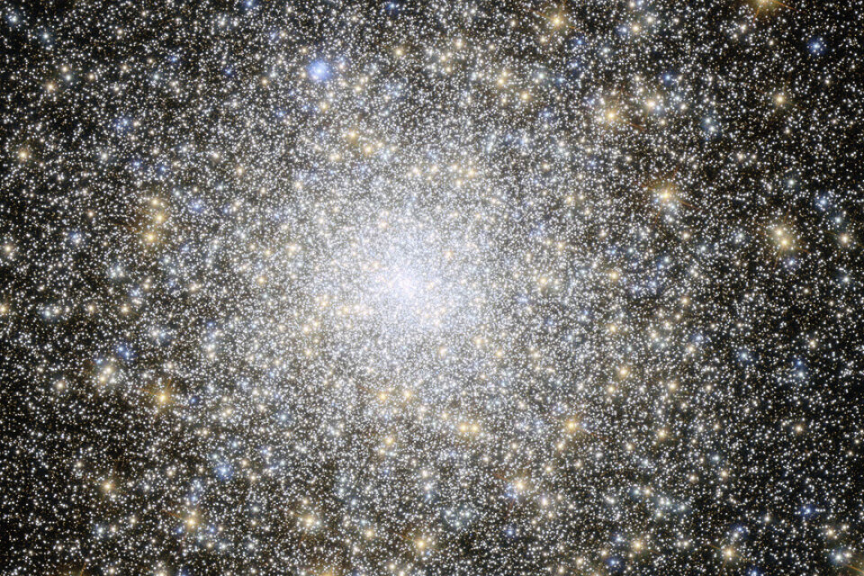 Universum tycks kanske inte expandera på samma vis i alla riktningar, utifrån forskares röntgenstudier av galaxkluster. Bilden visar galaxklustret Messier 15, på en bild från rymdteleskopet Hubble. Arkivbild.