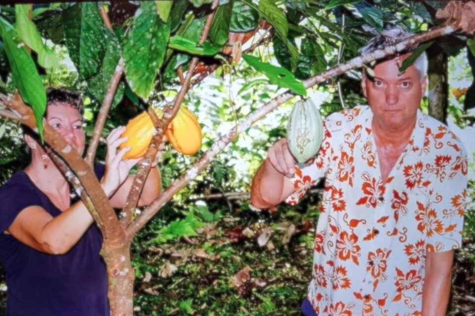 Det har blivit många besök på Fiji sedan makarna Olsen först kom i kontakt med landet för 15 år sedan. Intressant nog visste inte alla där att choklad var slutprodukten av en kakaoböna, även om de kände till själva växten. Men nu har de fått smaka slutprodukten.