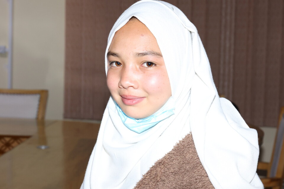 Arezo, 13 år, går i en av Svenska Afghanistankommitténs skolor.