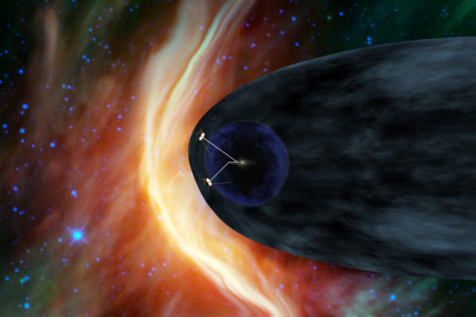 Vid solsystemets slut. Även Voyager|2 befinner sig nu i den interstellära rymden, utanför heliosfären. Den signal från denna farkost som forskarna nu har tolkat visar att gränsen mellan dessa båda, den så kallade heliopausen, är mycket skarpare än vad man hittills trott.