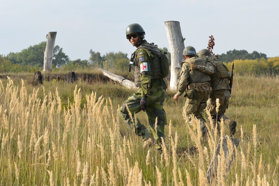 Svenska försvaret utbildar ukrainska soldater i sjukvård på plats i  Ukraina.