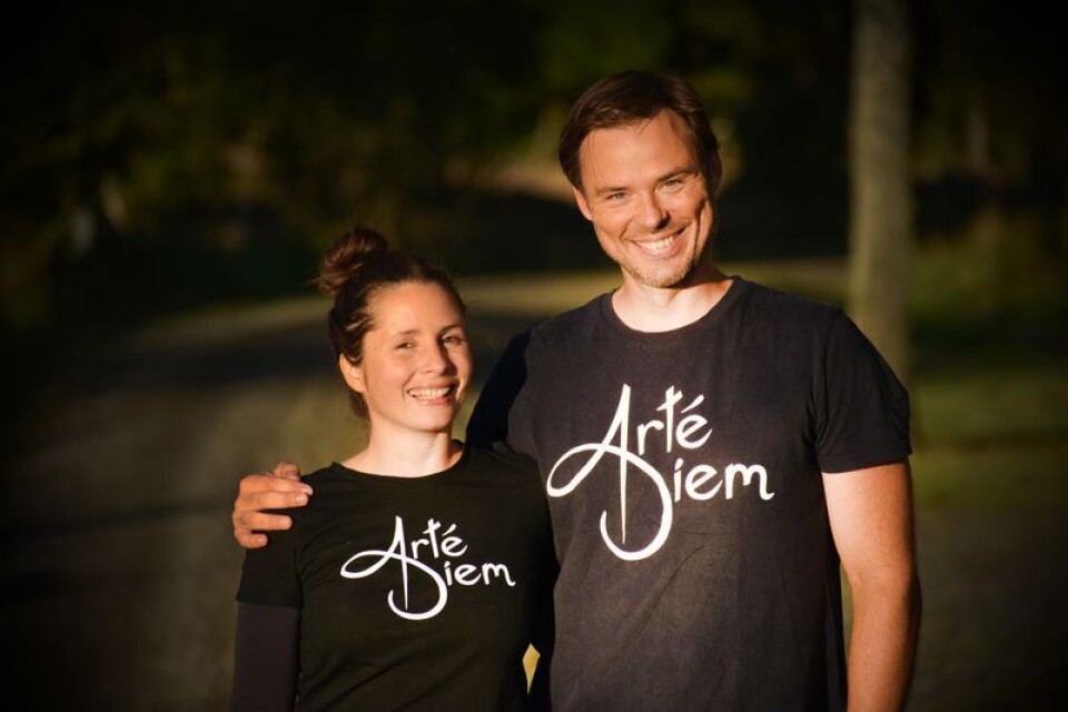 Det danskfinska paret flyttade till Årröd där de vill skapa en fristad för människor som vill komma bort från världen en stund.