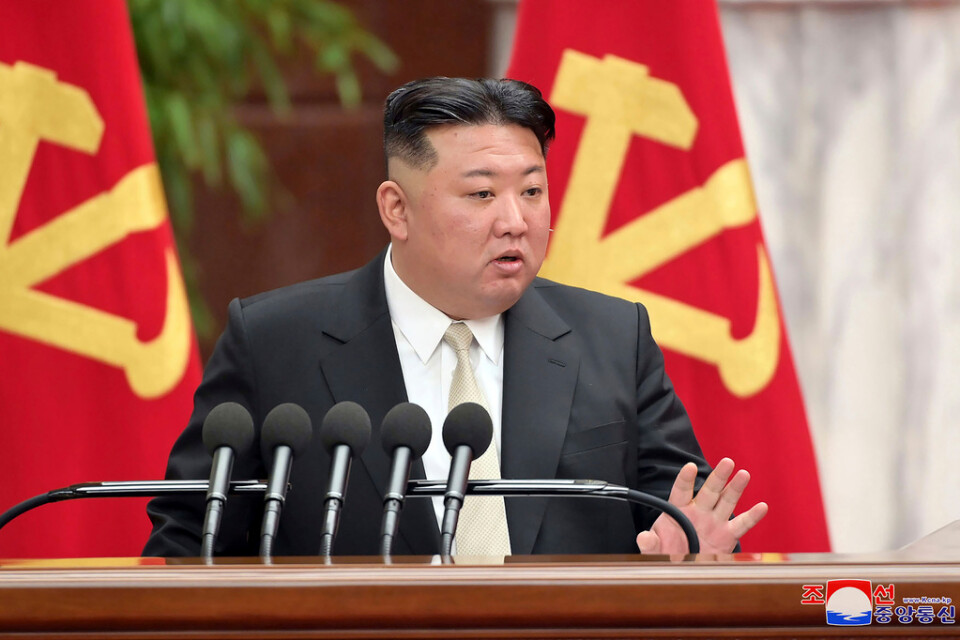 Nordkoreas militärkommission, som leds av landets diktator Kim Jong Un, har beslutat om att vidta krigsavskräckande åtgärder i samband med USA:s och Sydkoreas gemensamma militärövning. Arkivbild.