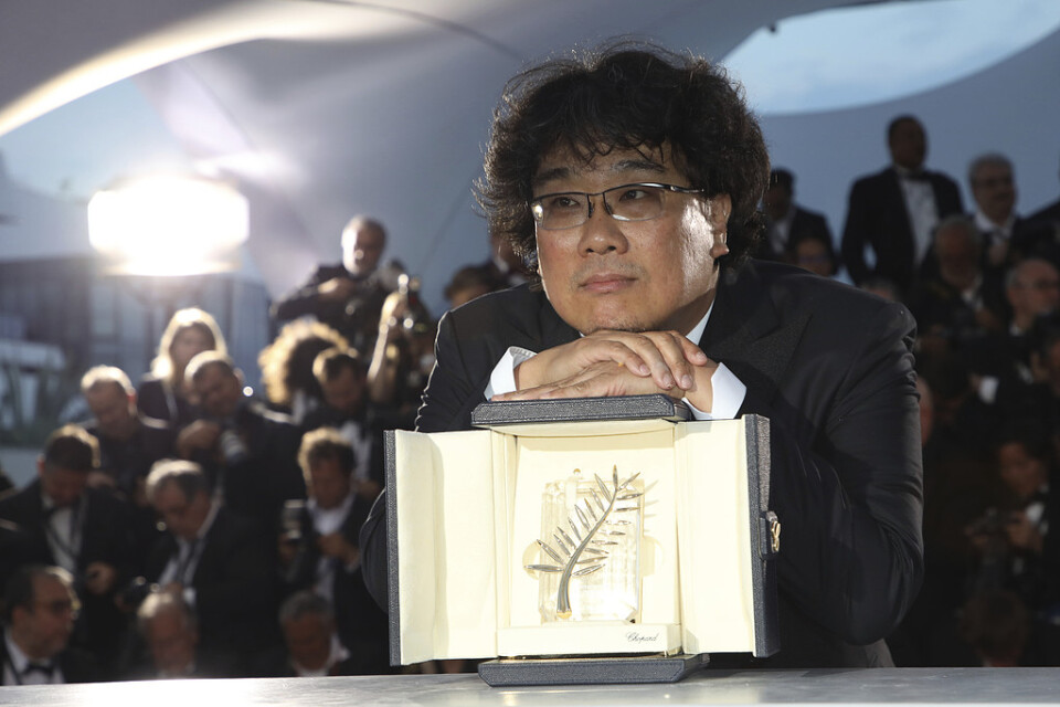 Regissören Bong Joon-Ho belönades med en Guldpalm vid filmfestivalen i Cannes för filmen "Parasite".