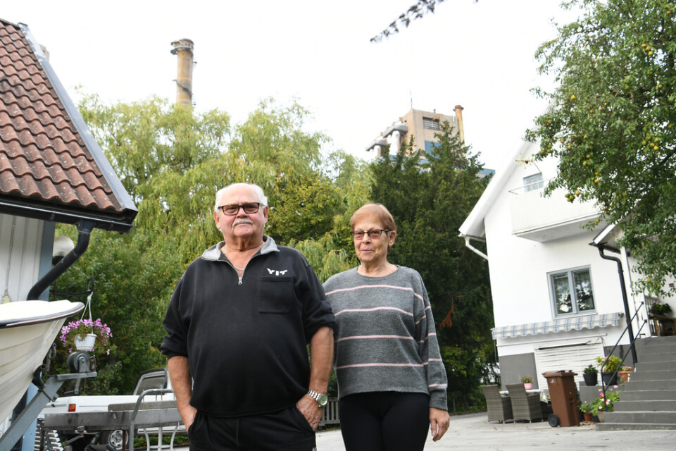 Pensionärsparet Sonja och Lars-Inge Söderberg bor granne med Cementa och hoppas att företaget stoppas från att bryta mer kalk. "Det är vattnet som är det stora problemet" säger de båda.