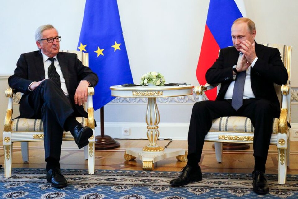 Rysslands president Vladimir Putin tillsammans med EU-kommissionens ordförande Jean-Claude Juncker under St. Petersburg International Economic Forum 2016.