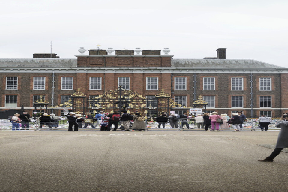 En kvinna blev påkörd av en konvoj när Storbritanniens prins William och hans fru Kate var på väg till Kensington Palace. Arkivbild.