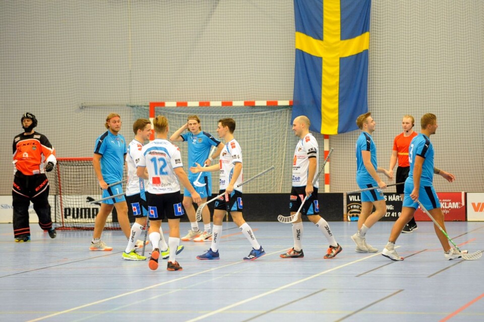 Olofström inledde division 1-spelet med fyra förluster. Tisdagskvällens seger var  Blekingegängets tredje raka och gästerna fick jubla nio gånger om i Färjehallen.