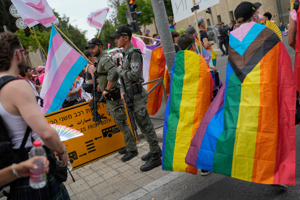Israelisk polis vaktar prideparaden i Jerusalem på torsdagen.