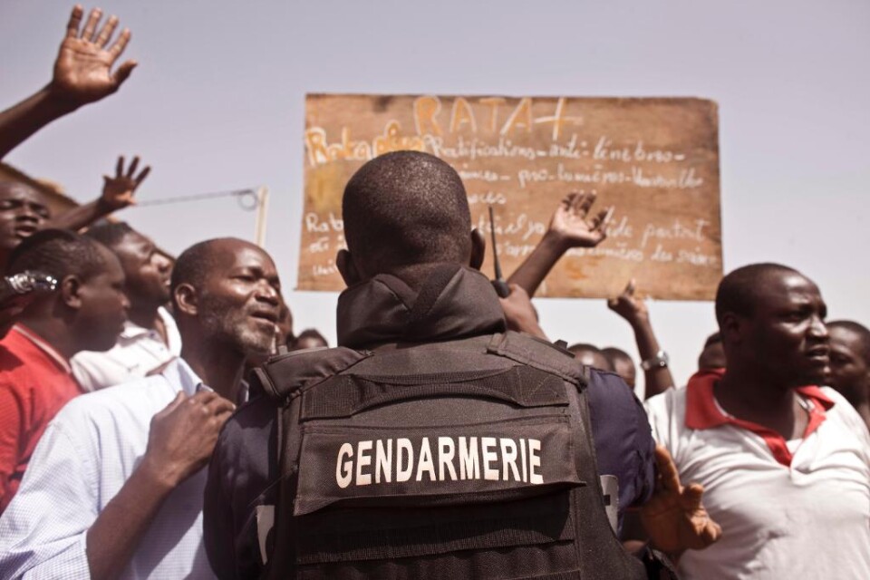 I Burkina Faso har myndigheterna inlett gravöppning för att undersöka kvarlevorna av den förre presidenten Thomas Sankara och tolv av hans medarbetare. Hoppet är att bringa klarhet i mordet på Sankara 1987. Expresidentens anhöriga har i flera år krävt a