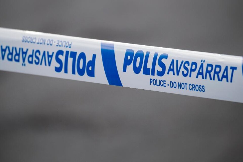 Fem personer har gripits misstänkta för en grov misshandel i centrala Norrköping, skriver polisen på sin hemsida. Misshandeln inträffade vid halv tretiden på eftermiddagen och en person fördes till sjukhus med allvarliga skador. De misstänkta är mellan