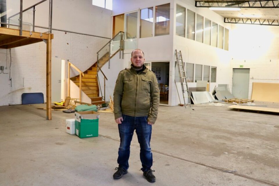Olof Altner i Mönsterås Kulturförening är nöjd över de nya lokalerna strax bredvid Mönsterås Glasmästeri som nu ska renoveras för att passa föreningens verksamhet.