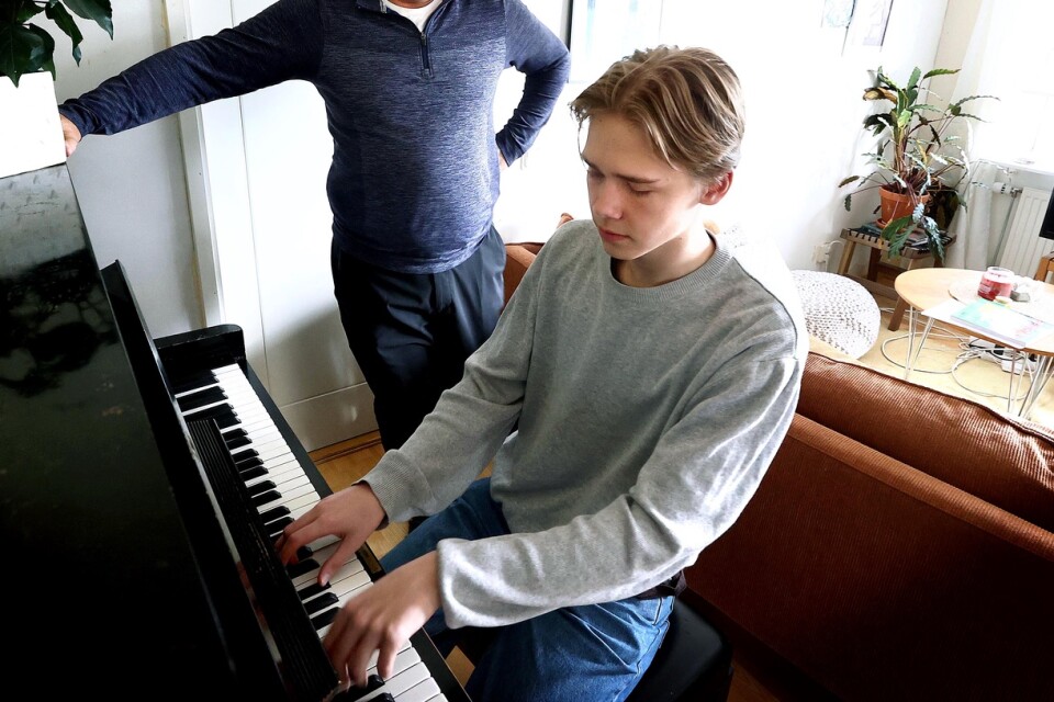 Maximilian Björklund musicerar ofta med sin pappa, operasångaren Thomas Björklund-Svensson.