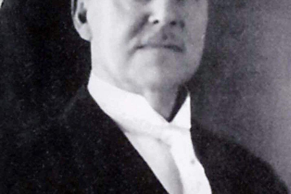 Fredrik Nilsén, bördig från Oskarshamn, var källarmästare på Stadsträdgårdens restaurant 1886–1890. Nilsén fick också äran att stå för middagen vid Oscar II:s besök 1890, även om det satt hårt inne då inte var betrodd.