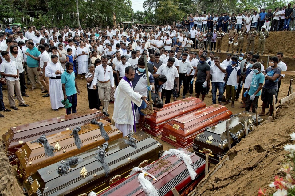 Begravning av offer för bombdådet. Foto:TT