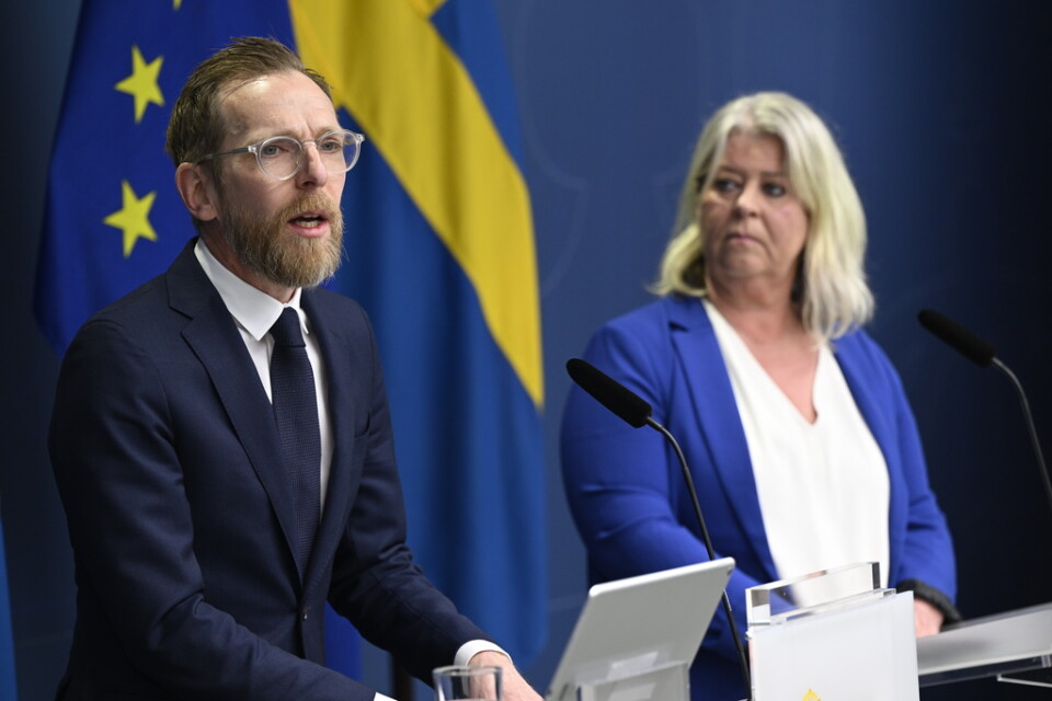 Socialminister Jakob Forssmed (KD) och socialtjänstminister Camilla Waltersson Grönvall (M) håller pressträff om att öka antalet familjehem.