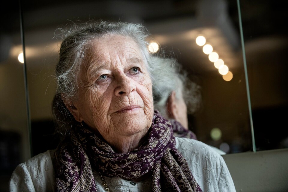 Den svenska deltagaren på flotten Acali 1973 var Maria Björnstam, som också var utbildad sjökapten. En roll hon fick inledningsvis, men då hon vägrade lyda vissa av forskaren Genovés beslut klev hon av. För att återta positionen senare. Hon är också en av dem som medverkar i dokumentärfilmen ”Flotten”.