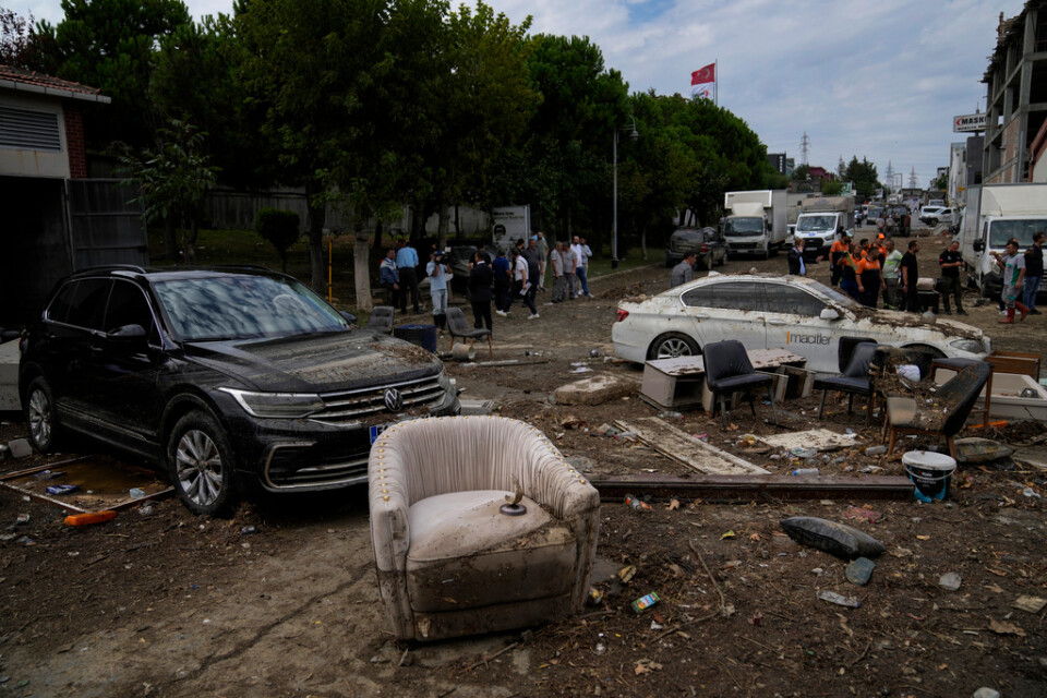 En gata i Istanbul efter att översvämningarna lättat.