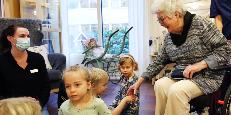 Här möts de – med 89 års åldersskillnad: ”Blir varm i själen”