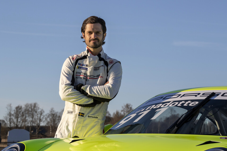 Efter sitt sabbatsår gör prins Carl Philip comeback på racingbanan genom att köra hela säsongen i Porsche Carrera Cup.
