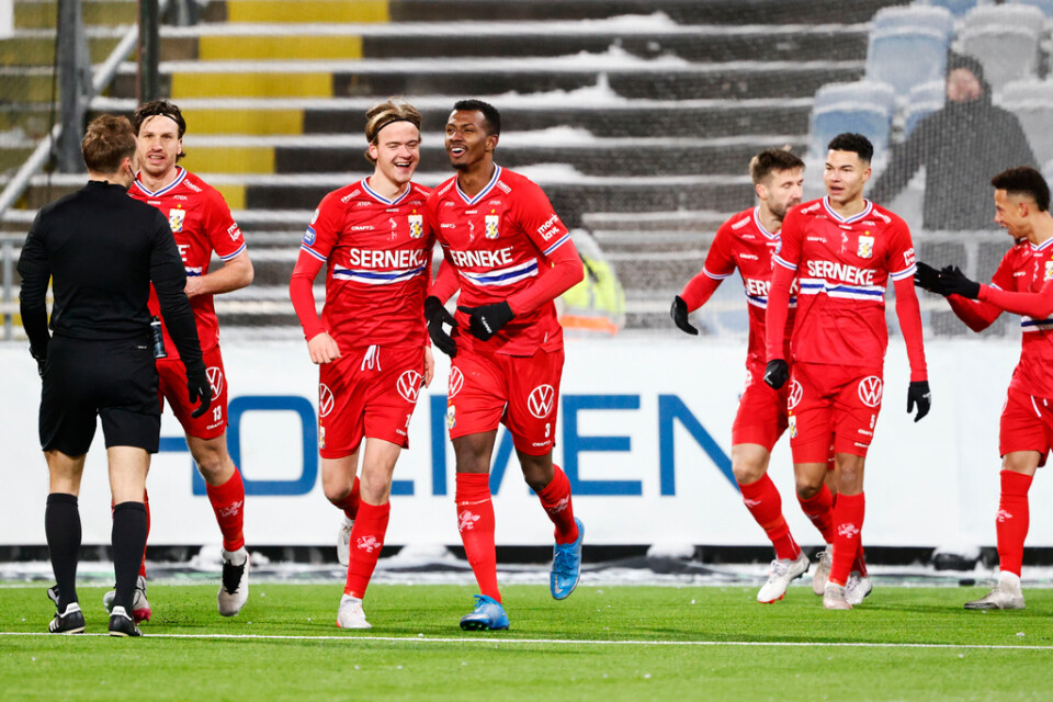 Göteborgs Bernardo Vilar firar sitt första mål för säsongen – och segermålet mot Norrköping.