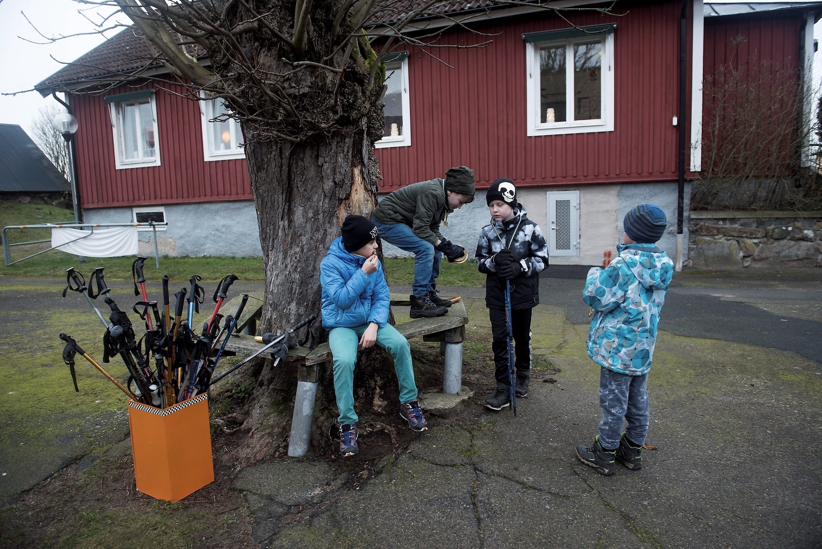 Trötta elever efter Vasaloppet på Ballingslövs skola.