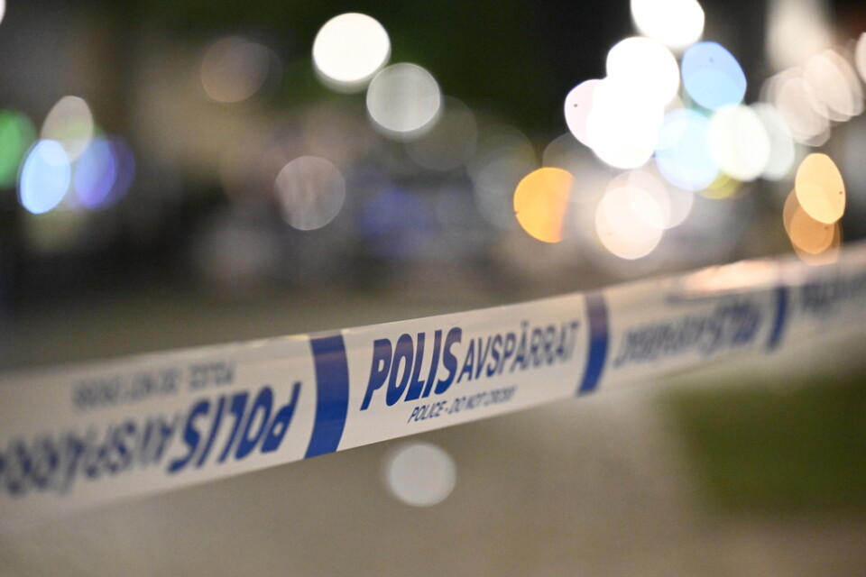 En man i Karlskrona blev i lördags skjuten i benet. Dagen därpå greps en tonårspojke, som har anhållits för mordförsök och grovt vapenbrott. Arkivbild.